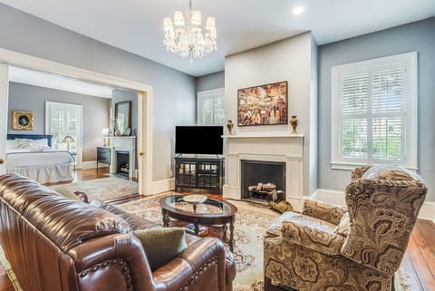 Welcome to Bird Baldwin House Parlor!