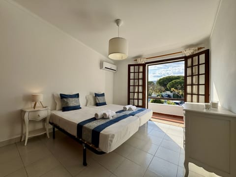 2 bedrooms, bed sheets