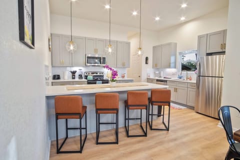House (3 Bedrooms) | Private kitchen | Microwave, oven, stovetop, dishwasher