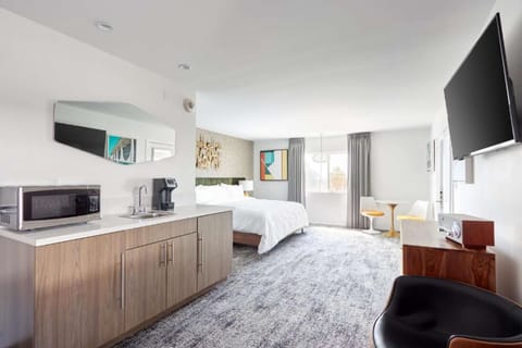 2 King Suite with Balcony or Patio