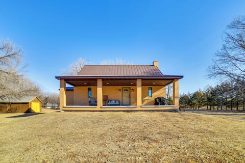 Bristow Vacation Rental | 3BR | 2BA | 2 Steps to Enter | 1,588 Sq Ft