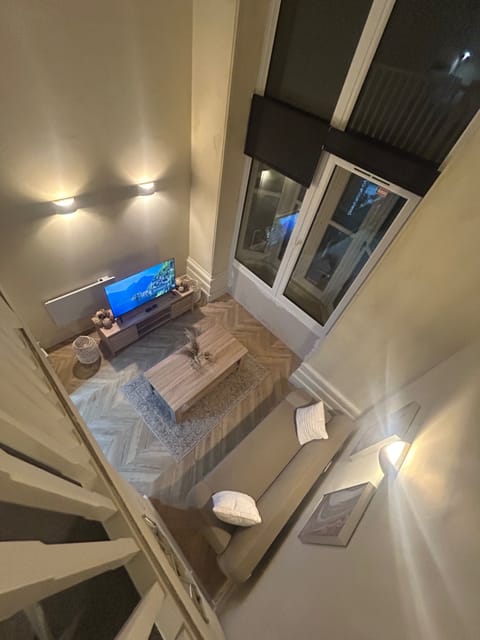 Apartment | Living area | TV