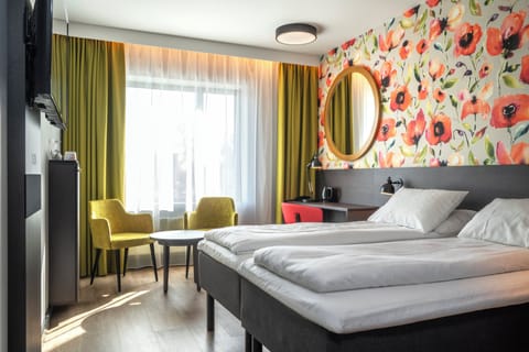 Minibar, free WiFi, bed sheets, alarm clocks