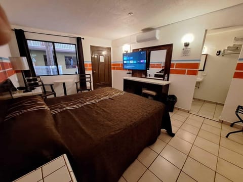 Laptop workspace, free WiFi, bed sheets