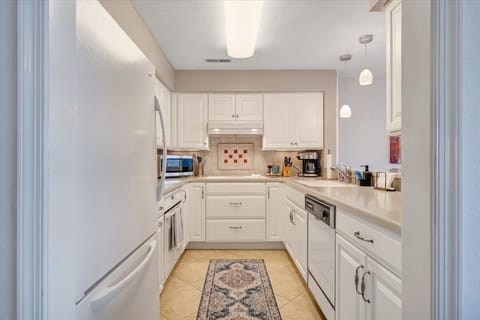 All our rental homes feature fully stocked kitchens. This kitchen has top quality appliances.