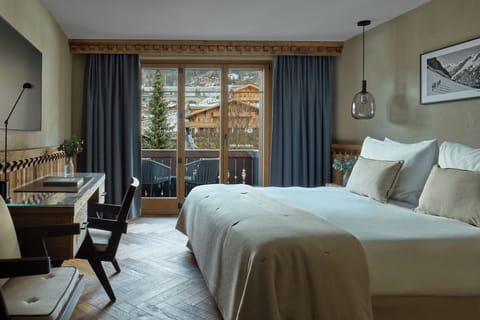 Deluxe Double Room, Balcony, Mountain View | In-room safe, desk, laptop workspace, iron/ironing board