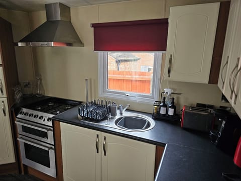 Standard Mobile Home, Garden View | Iron/ironing board, free WiFi