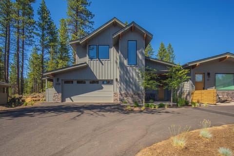 18184 Forestbrook Exteriors-01