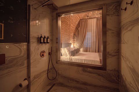 1 bedroom, Egyptian cotton sheets, premium bedding, minibar
