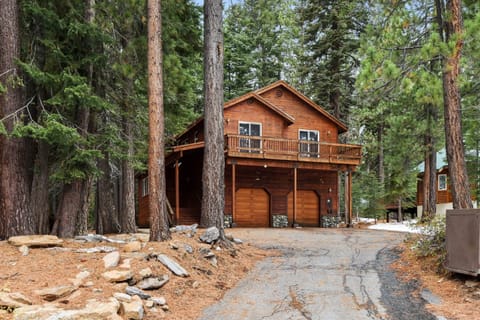 Front exterior & driveway