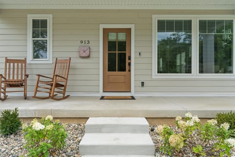 Brand new build, welcoming patio