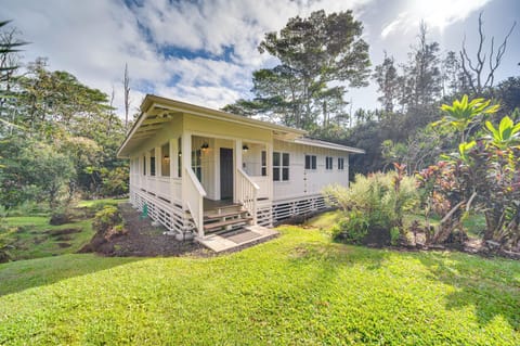 Pāhoa Vacation Rental | 3BR | 2BA | 1,369 Sq Ft | 3 Steps to Enter