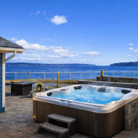 7 person hot tub