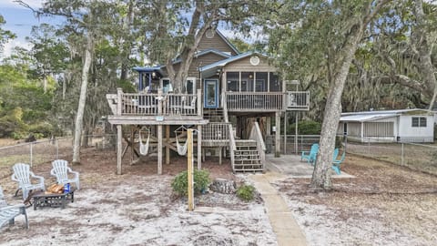 Bayside Hideaway...the ultimate boater`s & family vacation rental!