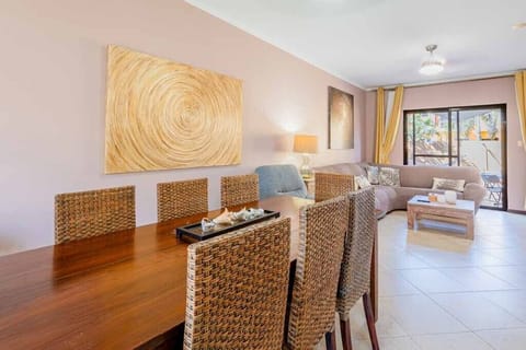 Charming  townhome in Gold Coast  Casa Orléa (572)