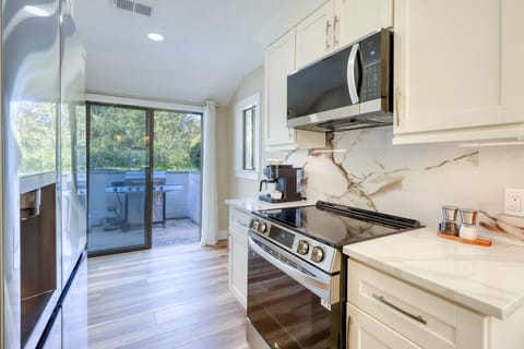 Kitchen and Access to Grill