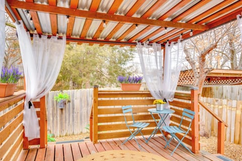 Kansas City Vacation Rental | Studio | 1BA | Steps to Enter | 576 Sq Ft