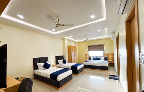 Family Room | Soundproofing, free WiFi, bed sheets