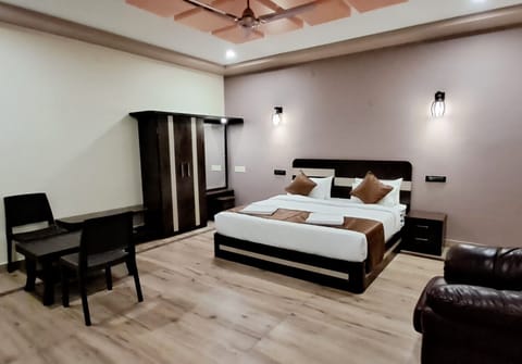 Superior Double Room, Balcony | Soundproofing, free WiFi