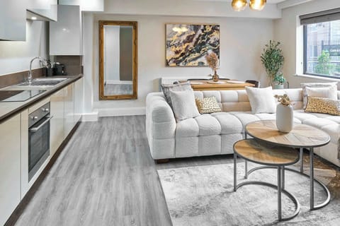 Chic Townhouse by the Docks, Liverpool - Host & Stay