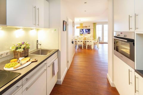 Db41dabe e038 40bb badb c0cd503539d8