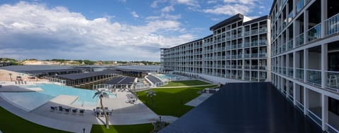 Welcome to Lake Adventures, a luxuriously appointed condo in the Topsider Community.