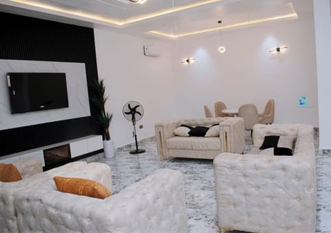Luxury Apartment, Balcony, City View | Living area