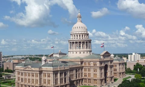 Yes, this actually is the Capitol view from the serviced apartment!