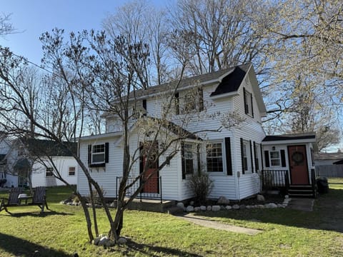 Church House on Drummond Island (4846)