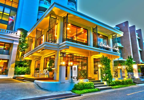 Front of property - evening/night