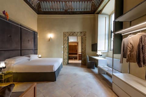 Presidential Suite, Sauna | 1 bedroom, minibar, in-room safe, desk