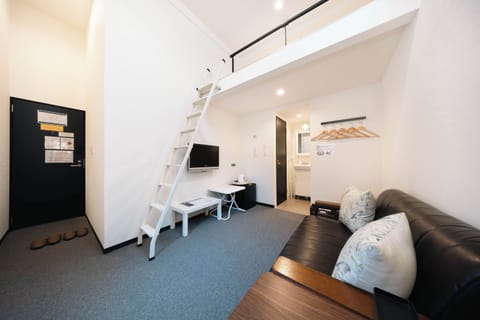 Double Room, Non Smoking | WiFi (free), bed sheets