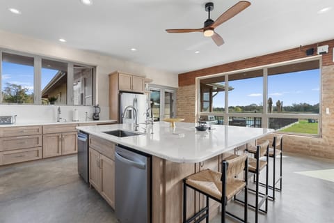 Fully equipped professional kitchen.