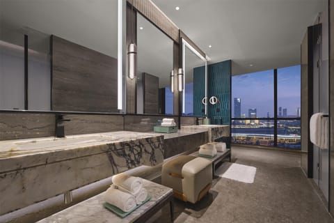 Presidential Suite, 1 King Bed | Bathroom | Free toiletries, hair dryer, bathrobes, slippers