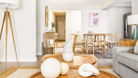 Spacious and cozy living room, perfect for relaxation and entertainment.