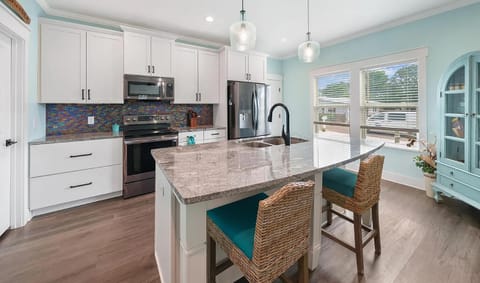 House, Multiple Beds (Lah De Dah) | Private kitchen