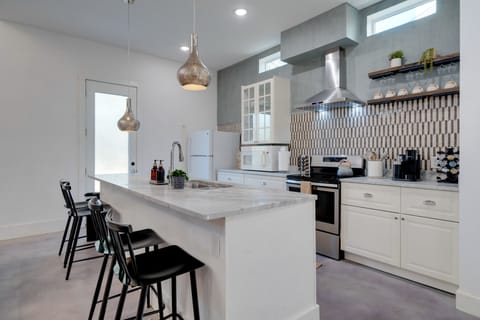 Kitchen | 1st Floor | Keurig | Toaster | Blender