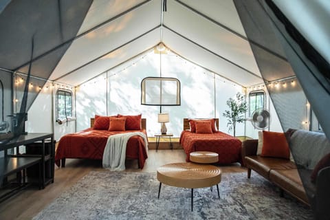 Welcome to Tent #4 - The Robin's Nest 