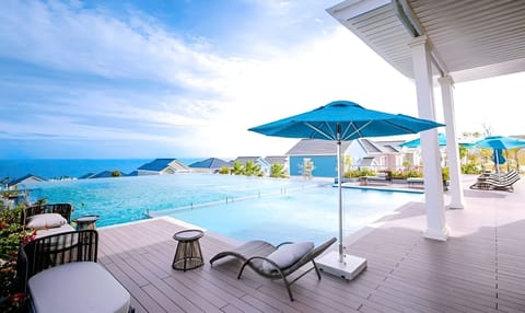 4 outdoor pools