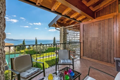 Standard Apartment, Multiple Bedrooms, Mountainside (Julia's House lakeview & shared pool) | Property grounds