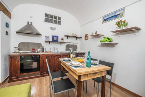 Standard Apartment, Multiple Bedrooms (Casa Simona) | Dining