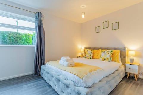 Apartment, 1 Bedroom | 2 bedrooms