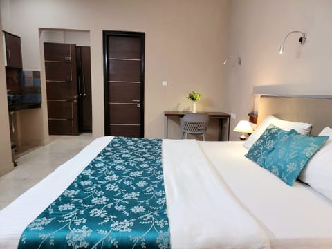 Premier Double or Twin Room, Balcony | Premium bedding, individually decorated, individually furnished, desk
