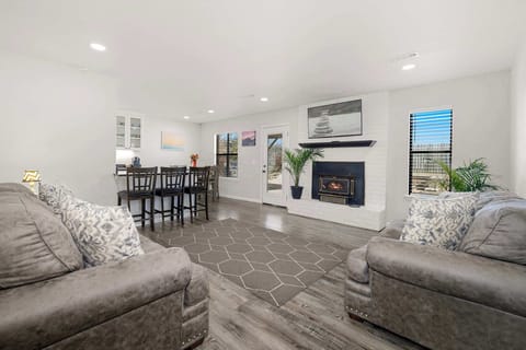 If you're coming to explore Fayetteville, Fiesta Stay is perfectly located to be in the center of it all!