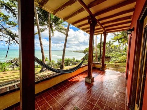 Suite, Oceanfront | Premium bedding, in-room safe, WiFi (free), bed sheets