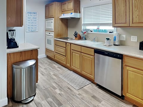 Full Size Kitchen