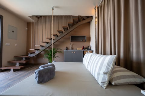 Superior Double Room, Sea View | Private kitchen | Mini-fridge, espresso maker, electric kettle, cookware/dishes/utensils