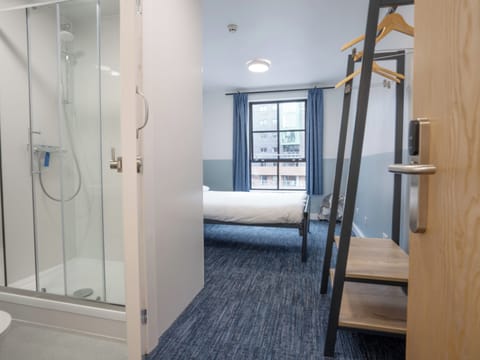 Free WiFi, wheelchair access