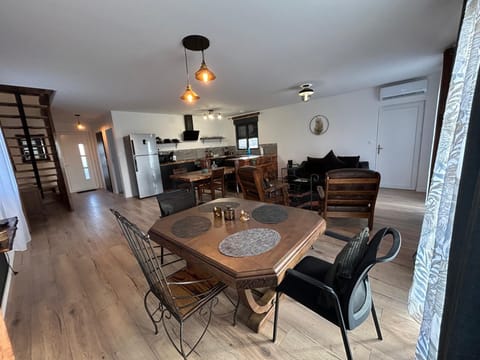 Comfort House, Valley View | Living area