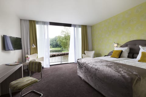 Deluxe Room, 1 Double Bed | Premium bedding, memory foam beds, in-room safe, desk